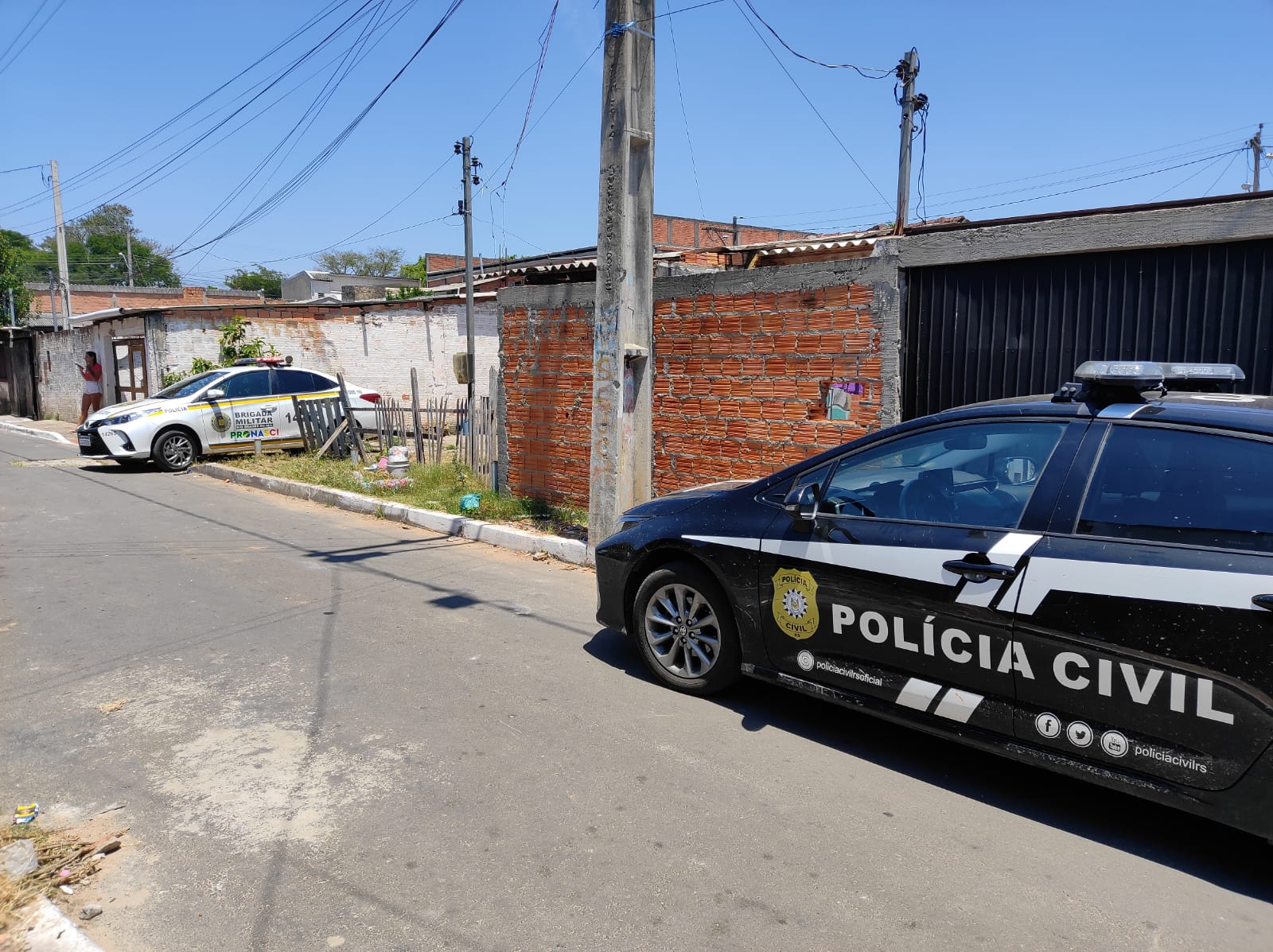 CANOAS Criminosos fogem de carro após invadir casa e matar homem a