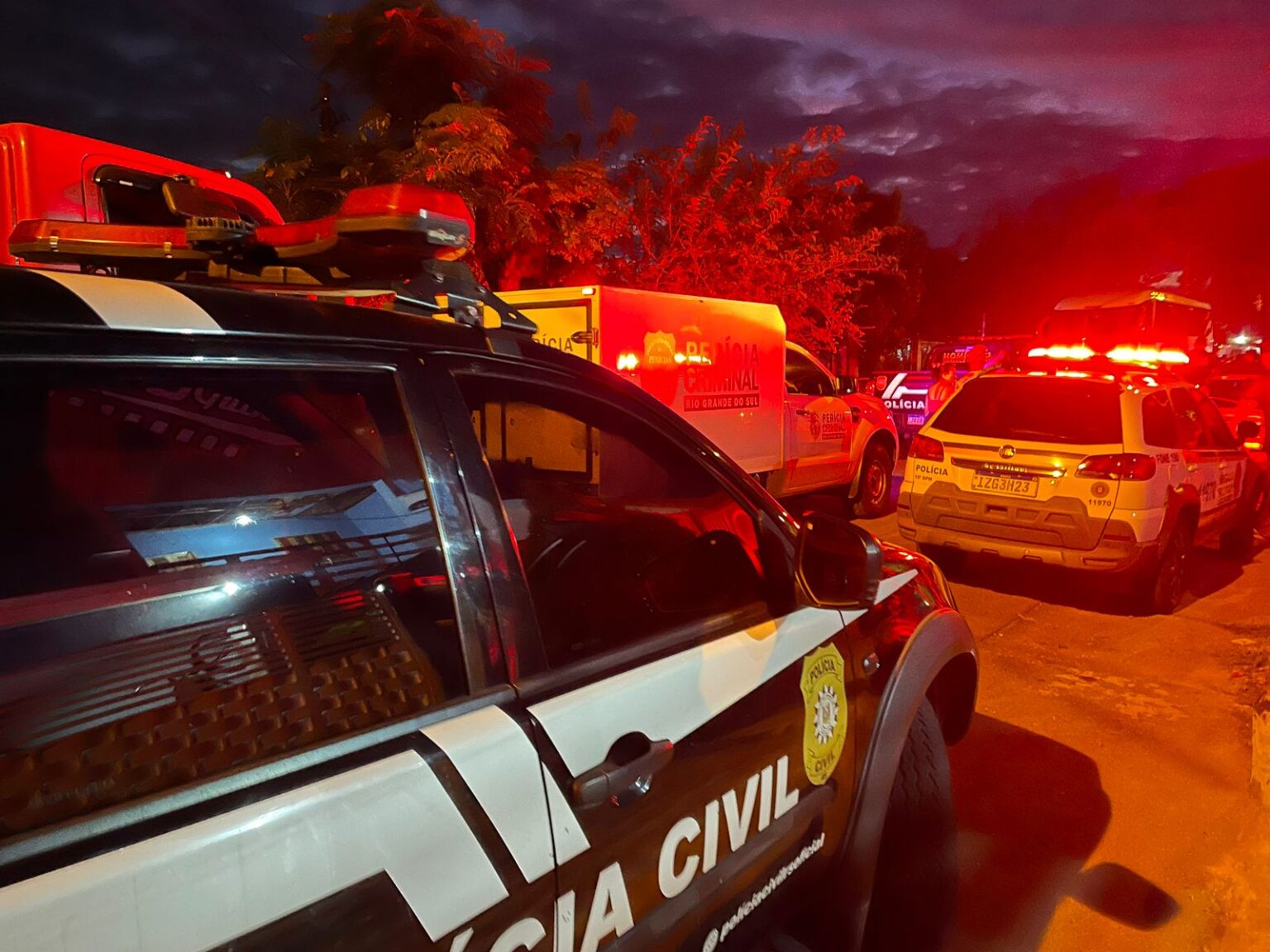 CANOAS Homem é morto a tiros Local está isolado pela polícia