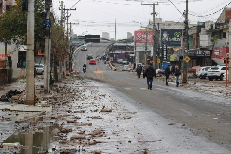 Enchente Em Canoas Entrada Do Bairro Mathias Velho N O Tem Mais Gua