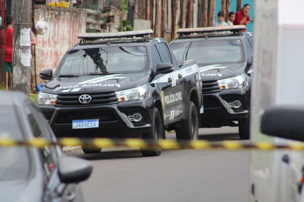 O que a polícia sabe sobre adolescente morto a tiros dentro de casa em