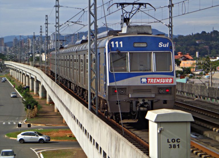 Mulher é alvo de homem que se masturbava dentro do Trensurb