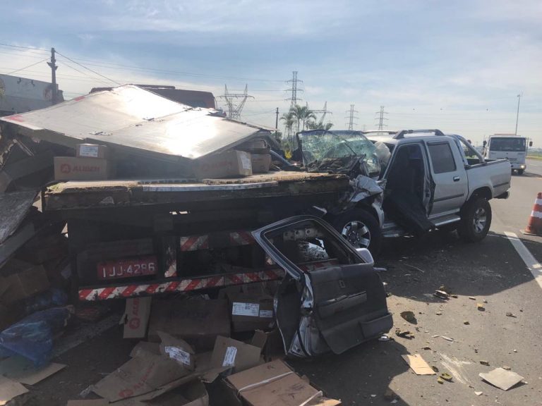 MORTE EM CANOAS | Caminhoneiro faz teste do bafômetro após acidente