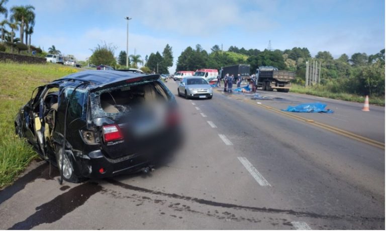 TRÂNSITO FATAL | Três pessoas morrem em colisão frontal