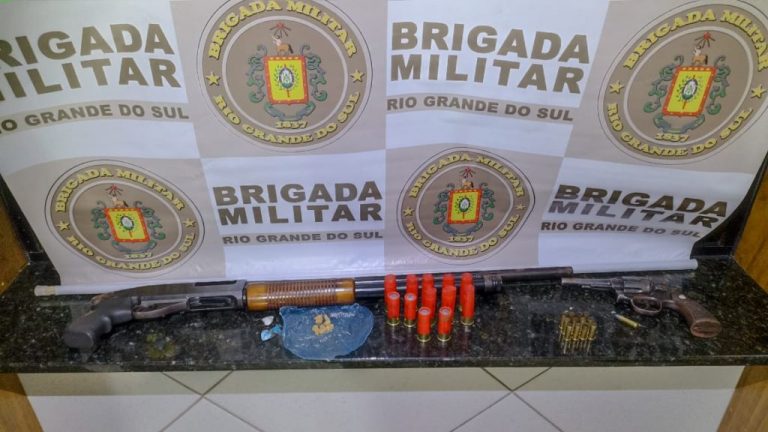 Homem pelado é morto após atirar contra policiais