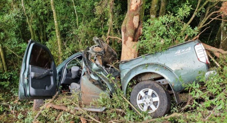 Criança de três anos morre em acidente de carro com a mãe