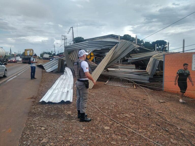 Temporal deixa rastro de destruição