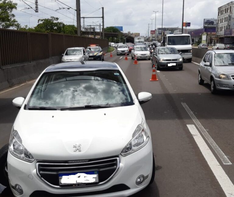 BR-116 tem grande congestionamento após acidente em Canoas