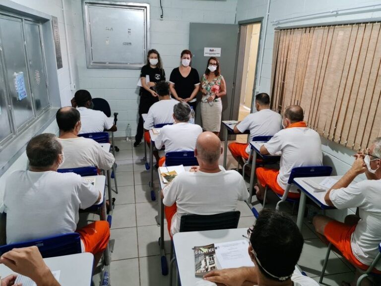 Presos de Canoas terão pena diminuída por lerem livros