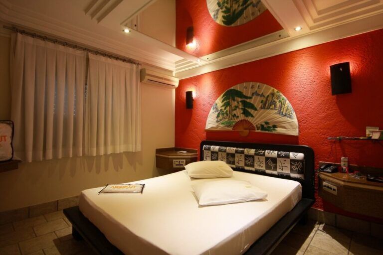 Homem agride mulher em motel e diz que ela “se transformou no demônio”