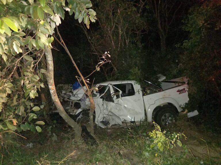 Motorista morre após colisão entre duas caminhonetes na BR-116