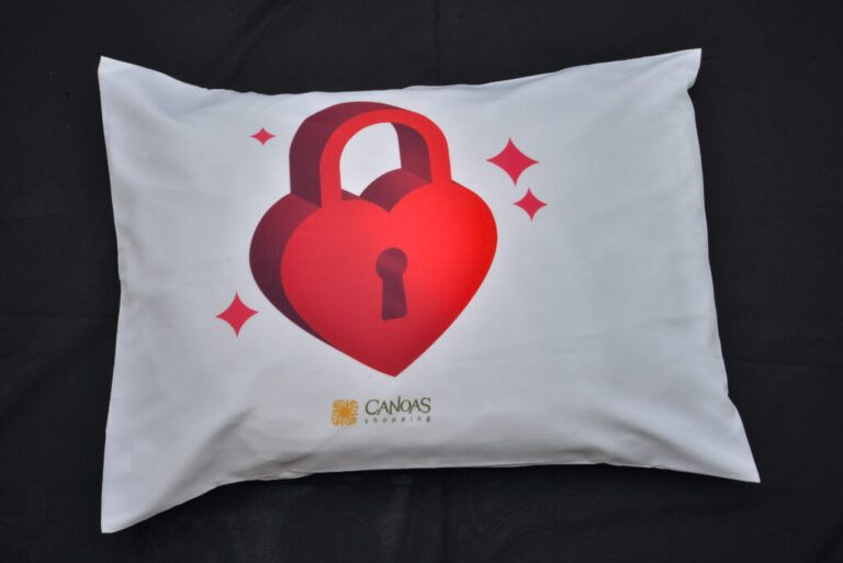 PROMOÇÃO-RELÂMPAGO: Shopping de Canoas troca notas fiscais por travesseiros divertidos