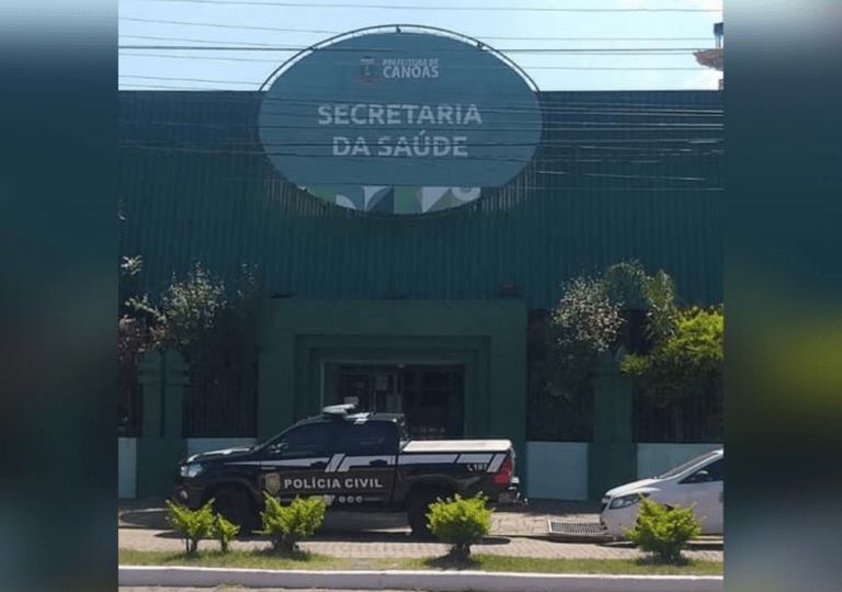 URGENTE CANOAS | Polícia encontra frascos vazios de vacina contra a Covid-19 em secretaria