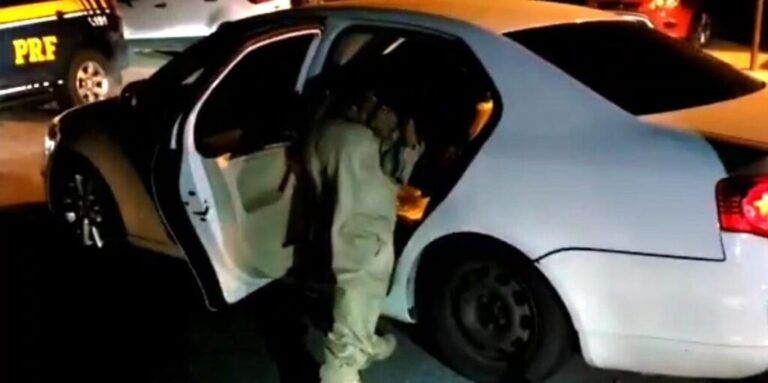 NA BR-116 | Polícia encontra 32 quilos de drogas dentro de carro