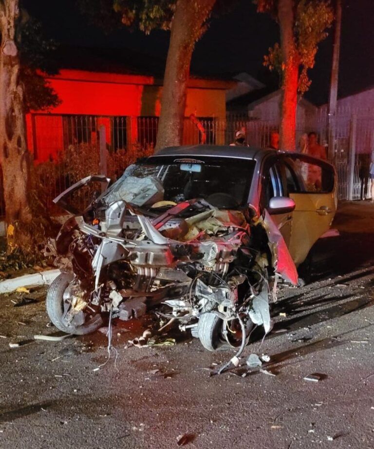 Ladrão trocou tiros com a Brigada Militar e destruiu carro antes de ser preso em Canoas