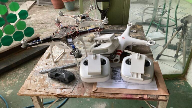 Polícia prende criminoso que usa drones para colocar celular e drogas em presídio