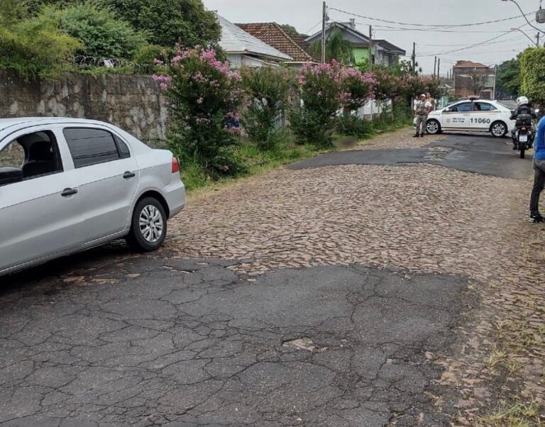 Passageiro de carro de aplicativo é morto a tiros