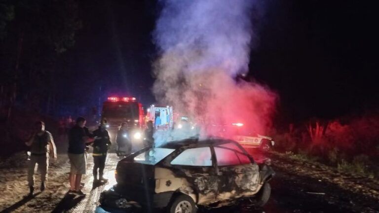 Jovem mata namorada a facadas e morre em acidente enquanto fugia da polícia