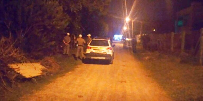 Criminosos invadem casa e matam homem, com antecedentes, a tiros