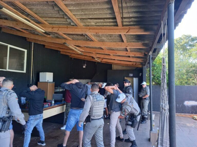 Brigada Militar acaba com rave e prende cinco pessoas
