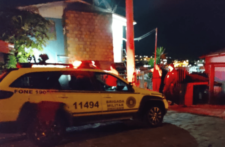 Homem é morto a tiros na frente de “boca de fumo”