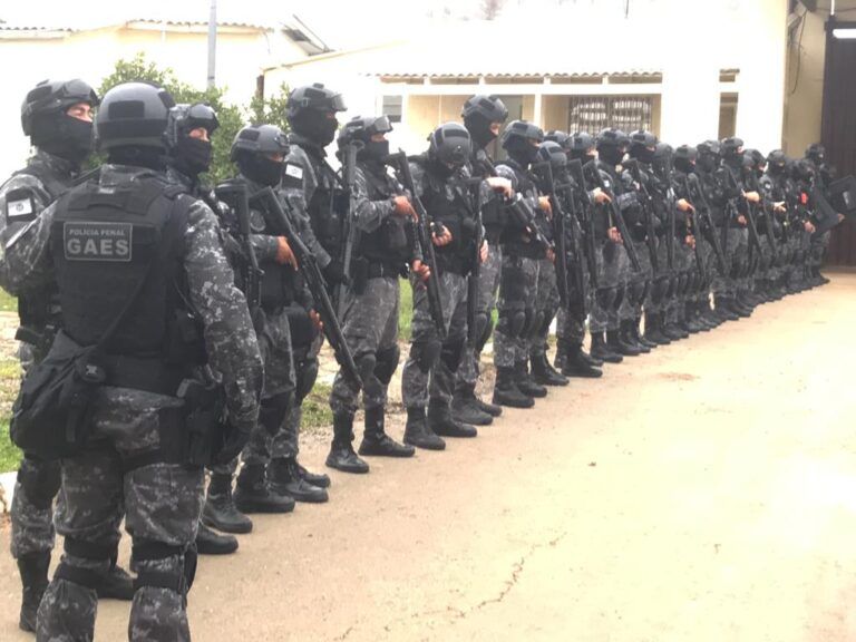 SEM LIMITES | De dentro da cadeia, traficantes mandam matar rivais