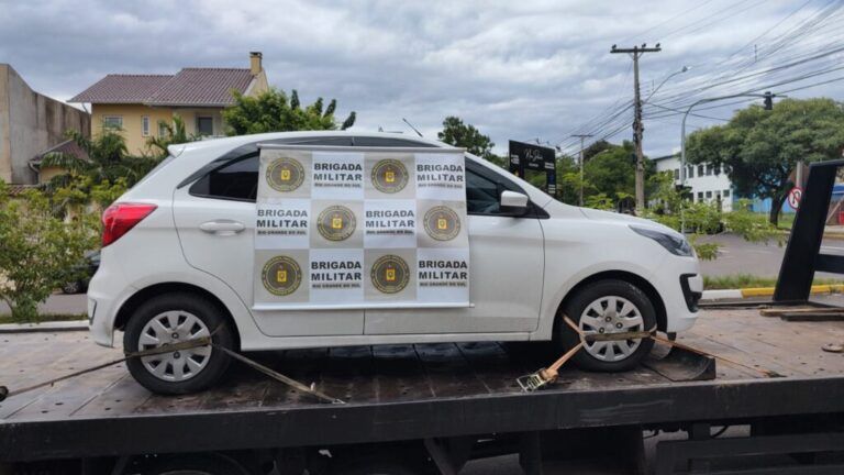 Brigada Militar leva menos de cinco minutos para prender dupla que roubou carro em Canoas