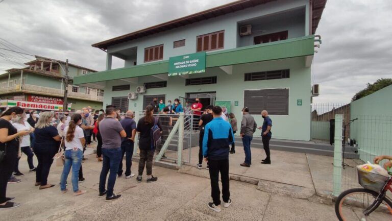 Após um ano fechado, posto de saúde é reformado e reaberto em Canoas
