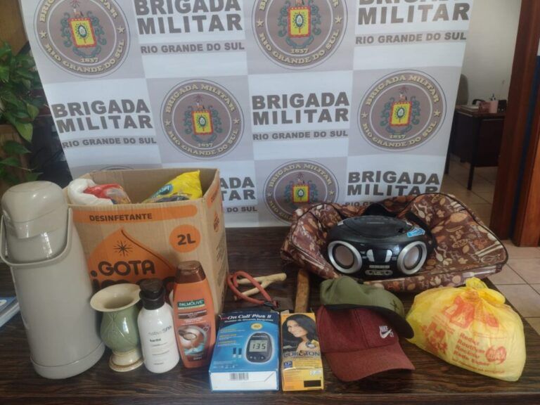 Mulher é presa fazendo “limpa” após arrombar residência