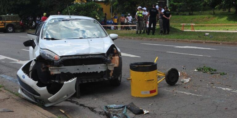 Gari morre após ser atropelada enquanto varria rua