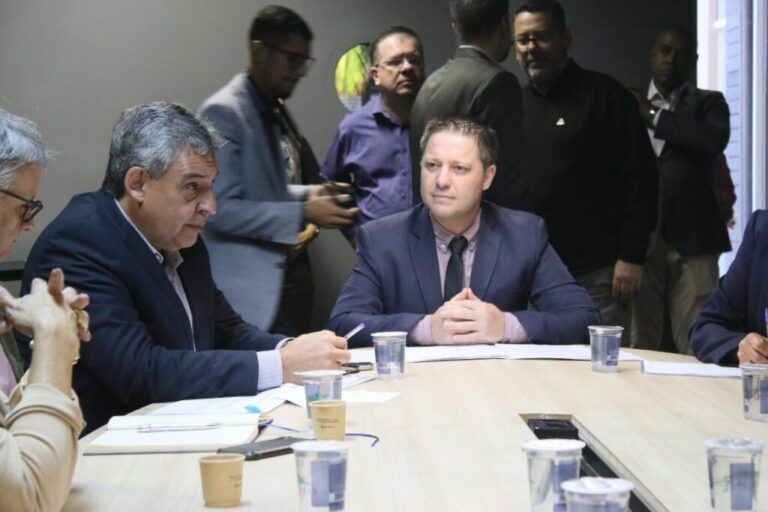 Prefeito de Nova Santa Rita, Rodrigo Battistella toma posse como presidente da Granpal