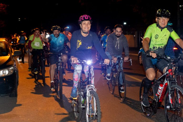 CANOAS | Mais de 100 ciclistas participam de pedalada solidária