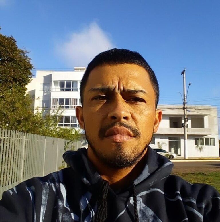 Quem é o morador de Canoas morto com mais de 10 tiros na frente da esposa