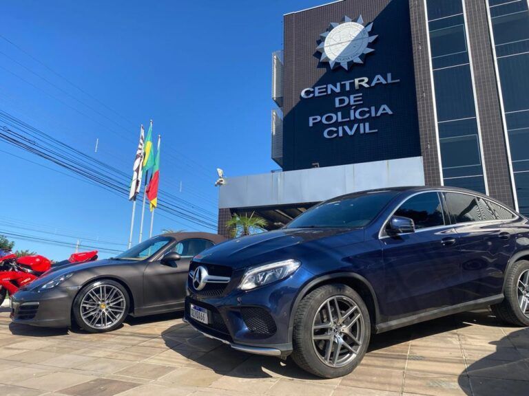 R$ 50 MILHÕES EM CANOAS | Megaoperção teve avião, BMWs, Cadillacs, Maserati, Jaguar e Camaros apreendidos