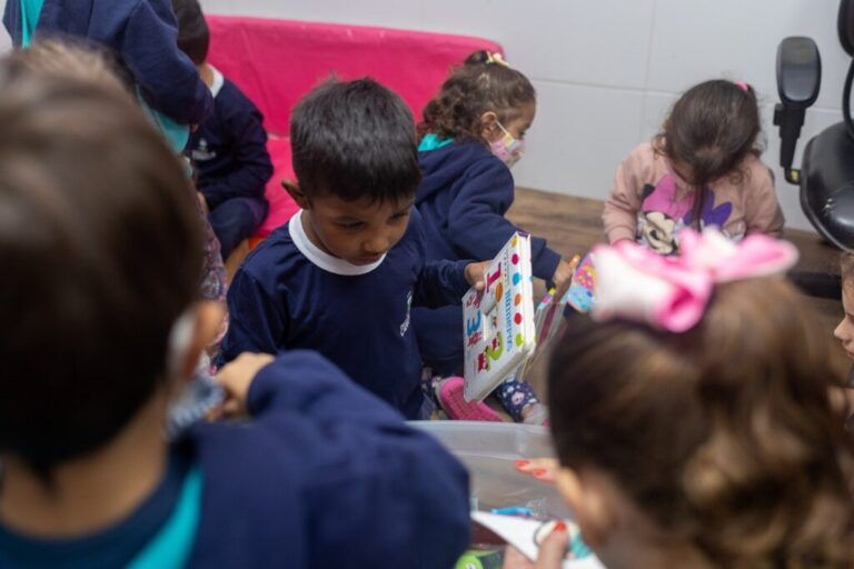 Creche de Canoas suspende aula após casos de Covid-19 entre professores