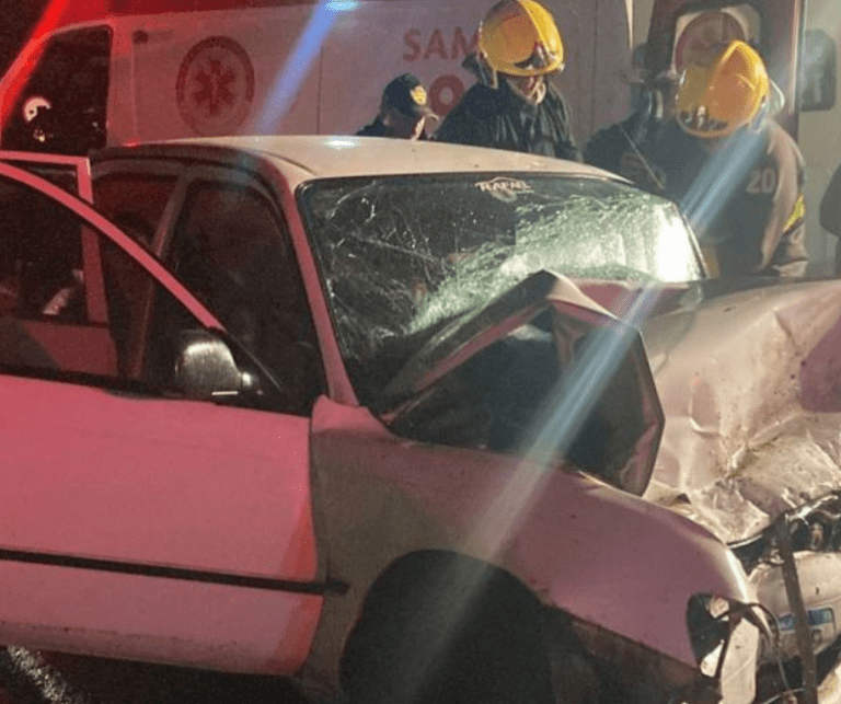 TRÂNSITO FATAL | Colisão entre dois carros deixa dois mortos e três feridos