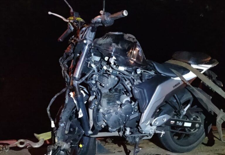 Motociclista morre após colisão com carro