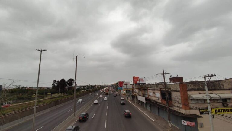 Autoridades recomendam que motoristas evitem de andar em rodovias