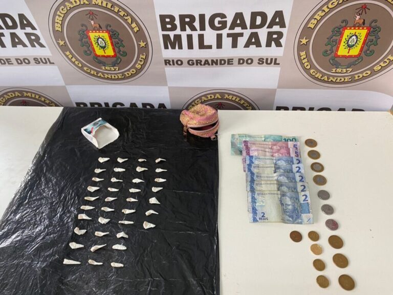 Mulher é presa duas vezes em menos de 72 horas vendendo drogas para adolescente de 16 anos