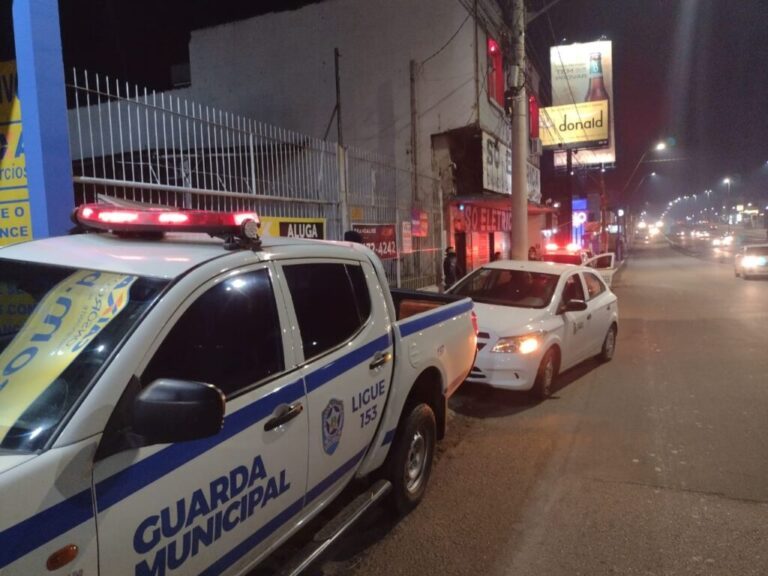 EM CANOAS | Força tarefa fiscaliza casas noturnas