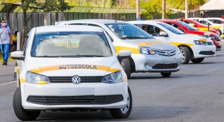 Autoescola pode deixar de ser obrigatória para motoristas e motociclistas ainda em 2022