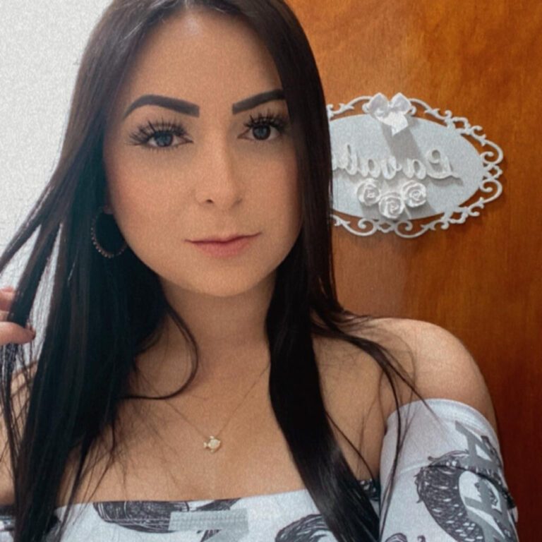 Mulher que estava desaparecida é encontrada morta dentro de carro