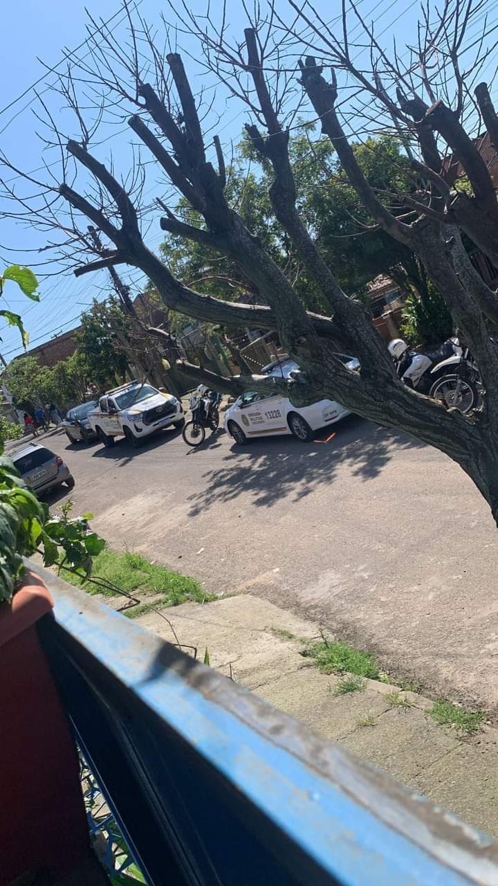 Dois homens são mortos a tiros