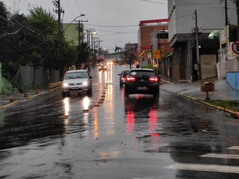 Previsão de ciclone extratropical e chuva segue nesta sexta