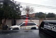 Homem é encontrado morto no sofá em Canoas