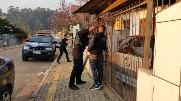 Polícia caça criminosos de Canoas que vendem armas e animais pela internet