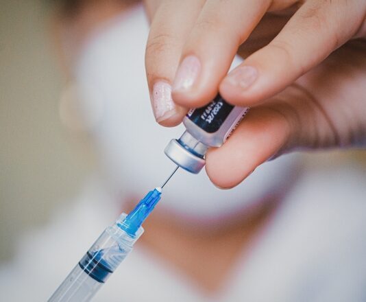 Astrazeneca admite que vacina tem feitos colaterais