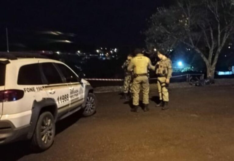 Homem é morto a tiros por motociclista