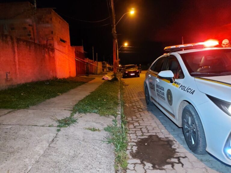 Homem é morto perto de casa abandonada