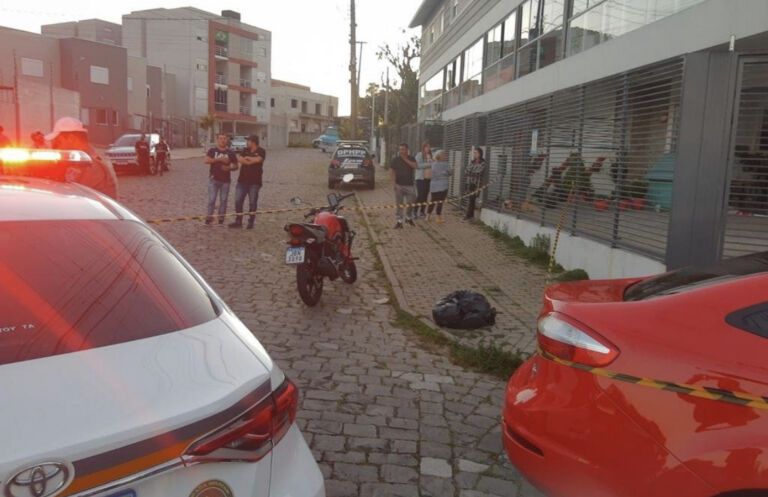 Funcionário de lavagem é morto com mais de 20 tiros; Ele já foi identificado