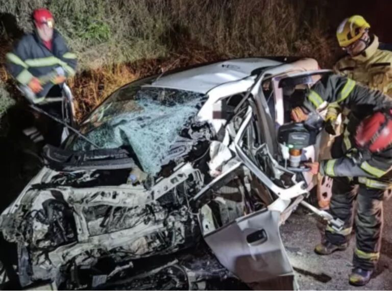 Sete pessoas morrem após acidente entre quatro carros